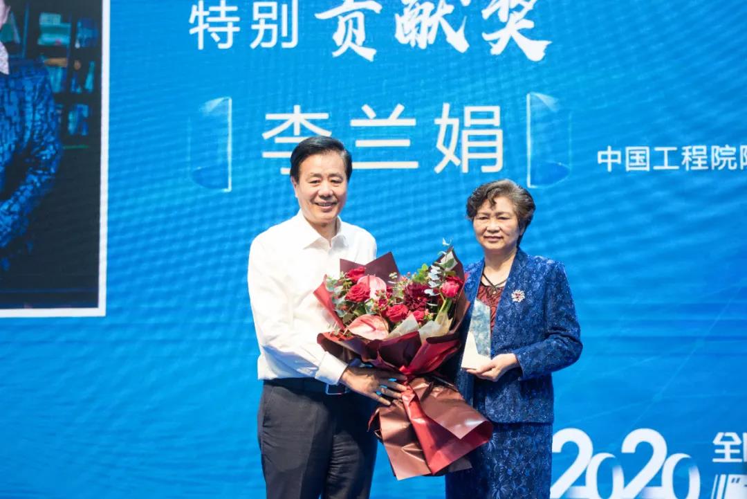 全国科技工作者日，安恒信息董事长范渊获“十佳科技追梦人”奖项